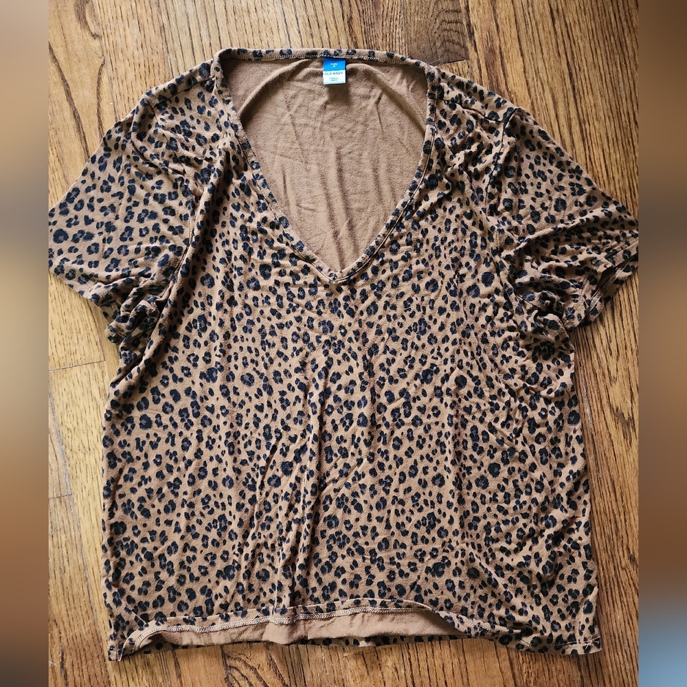 Old Navy Leopard Print Short Sleeve Tee